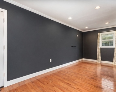 7 Bari Dr - Photo Thumbnail 24