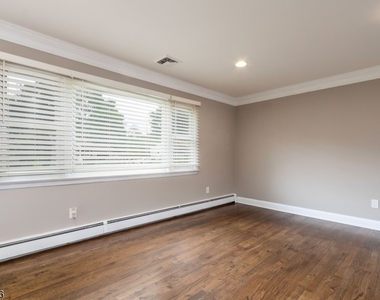 7 Bari Dr - Photo Thumbnail 5