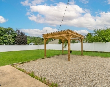 7 Bari Dr - Photo Thumbnail 31