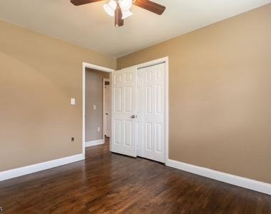 7 Bari Dr - Photo Thumbnail 19