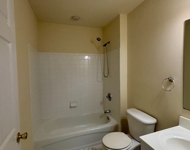 12 Spencer St - Photo Thumbnail 17