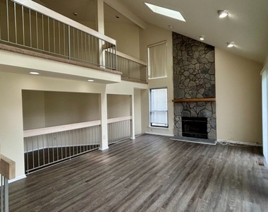 12 Spencer St - Photo Thumbnail 4