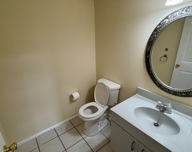 12 Spencer St - Photo Thumbnail 12