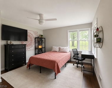 644 Montgomery Rd - Photo Thumbnail 14