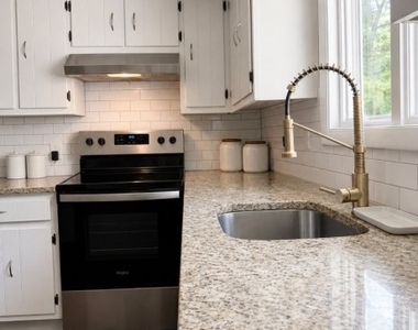 644 Montgomery Rd - Photo Thumbnail 9
