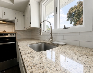 644 Montgomery Rd - Photo Thumbnail 7