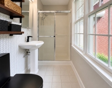 644 Montgomery Rd - Photo Thumbnail 12