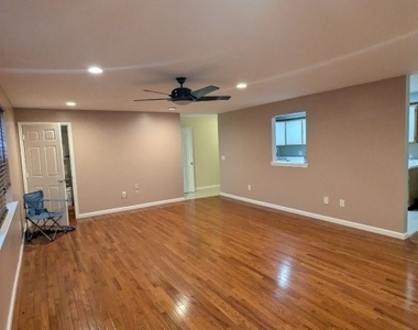 316 Ventnor Ct - Photo Thumbnail 8