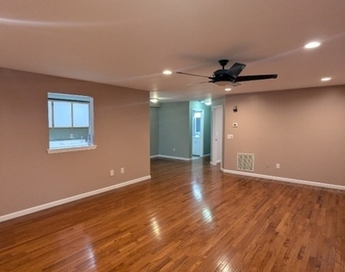 316 Ventnor Ct - Photo Thumbnail 32