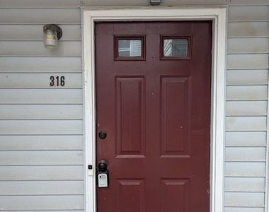 316 Ventnor Ct - Photo Thumbnail 2