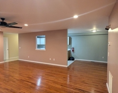 316 Ventnor Ct - Photo Thumbnail 10