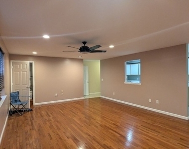 316 Ventnor Ct - Photo Thumbnail 9