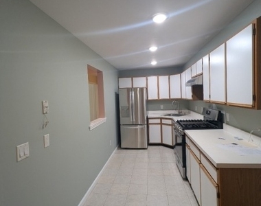 316 Ventnor Ct - Photo Thumbnail 11