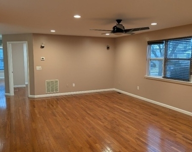 316 Ventnor Ct - Photo Thumbnail 3