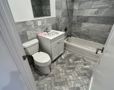 45-11 Broadway - Photo Thumbnail 9
