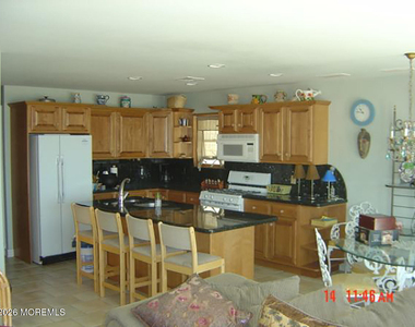 305 Beachfront - Photo Thumbnail 2