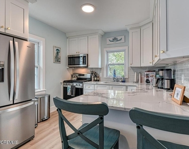 328 Newark Avenue - Photo Thumbnail 10