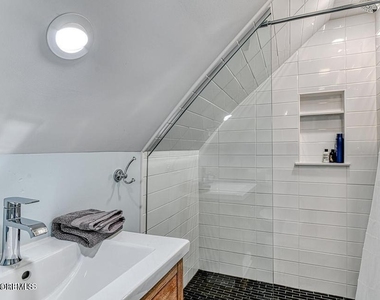 328 Newark Avenue - Photo Thumbnail 21
