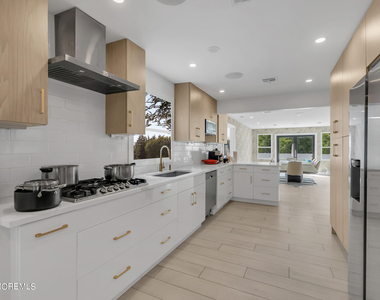 24 Johnston Street - Photo Thumbnail 2