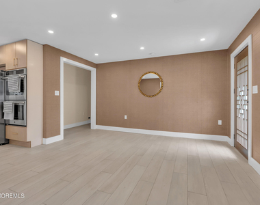 24 Johnston Street - Photo Thumbnail 12