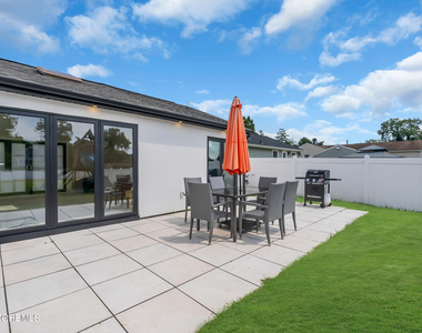 24 Johnston Street - Photo Thumbnail 23
