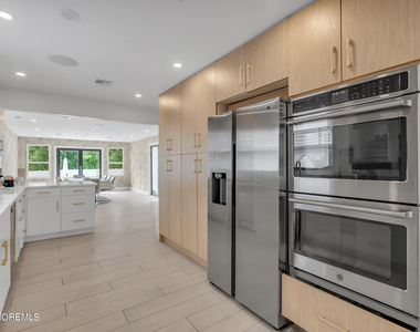 24 Johnston Street - Photo Thumbnail 3