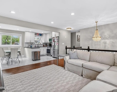 618 Illinois Avenue - Photo Thumbnail 2