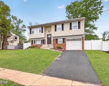 618 Illinois Avenue - Photo Thumbnail 1