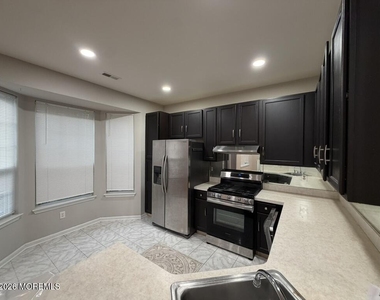 222 Hidden Lake Drive - Photo Thumbnail 5