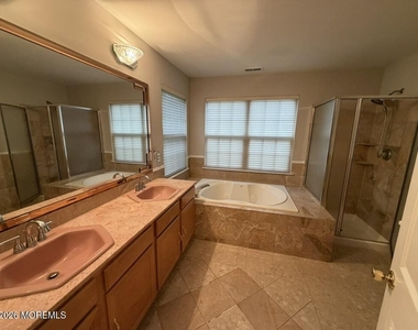 222 Hidden Lake Drive - Photo Thumbnail 11