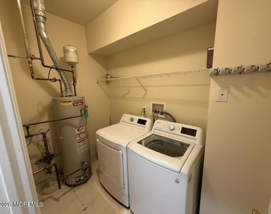 222 Hidden Lake Drive - Photo Thumbnail 2
