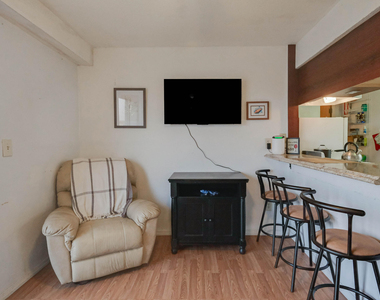100 Ocean Avenue N - Photo Thumbnail 4