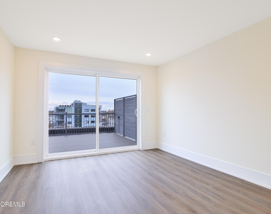 527 Bangs Avenue - Photo Thumbnail 2