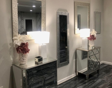 410 Burlington Avenue - Photo Thumbnail 12