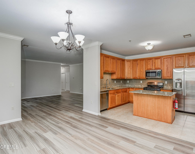 574 Saint Andrews Place - Photo Thumbnail 11