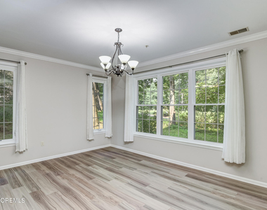 574 Saint Andrews Place - Photo Thumbnail 12