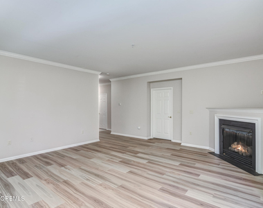 574 Saint Andrews Place - Photo Thumbnail 6