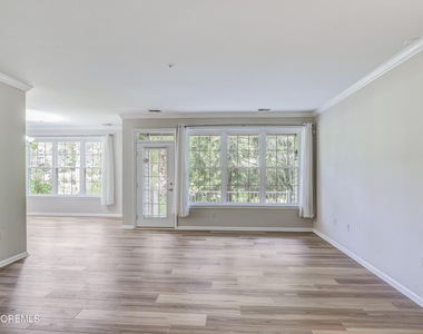 574 Saint Andrews Place - Photo Thumbnail 5