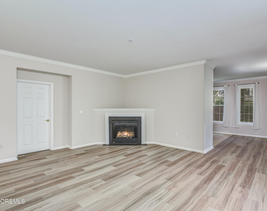 574 Saint Andrews Place - Photo Thumbnail 4