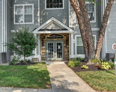 574 Saint Andrews Place - Photo Thumbnail 1