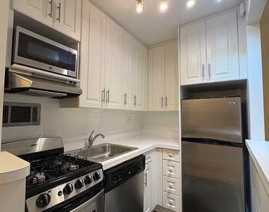 1 Avenue - Photo Thumbnail 6