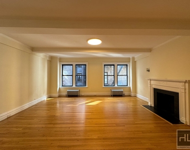 East 80th Street - Photo Thumbnail 1