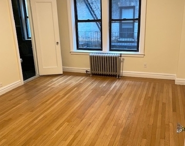 East 80th Street - Photo Thumbnail 2