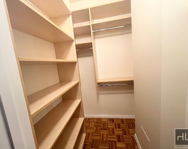 East 80th Street - Photo Thumbnail 3