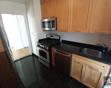 West 87th Street - Photo Thumbnail 2