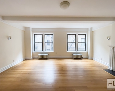 East 80th Street - Photo Thumbnail 1