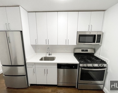 E 88th St - Photo Thumbnail 4