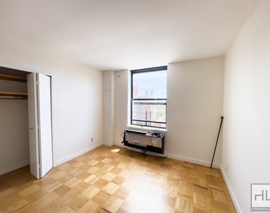 West 87th Street - Photo Thumbnail 2