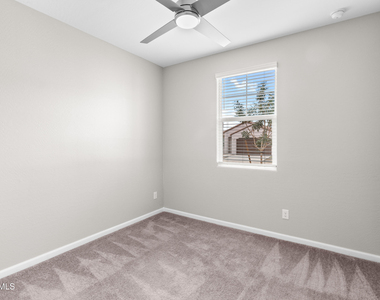 3236 W Juniper Canyon Drive - Photo Thumbnail 11
