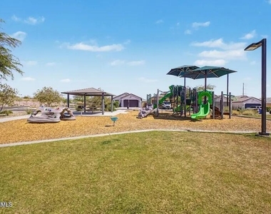 3236 W Juniper Canyon Drive - Photo Thumbnail 25
